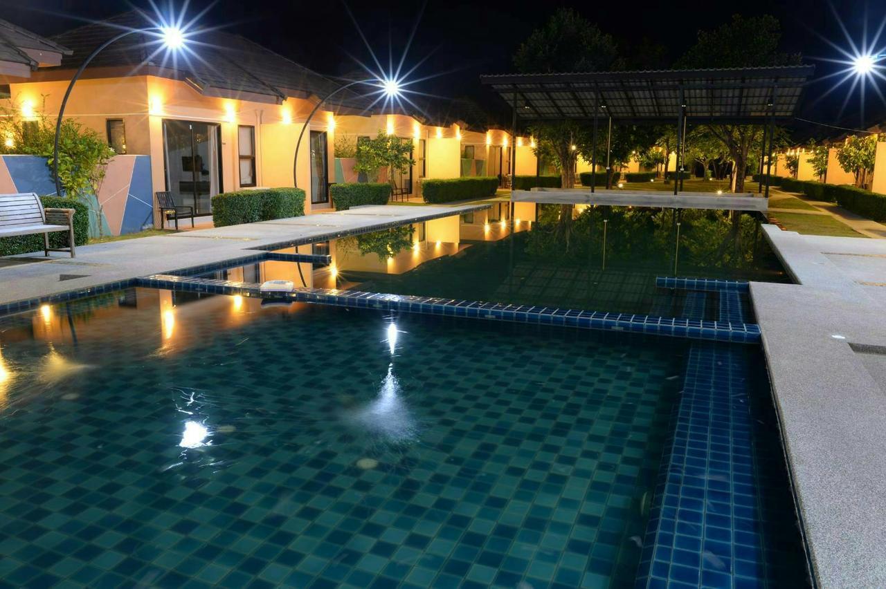 Green Adamas Resort Chumphon Exterior photo