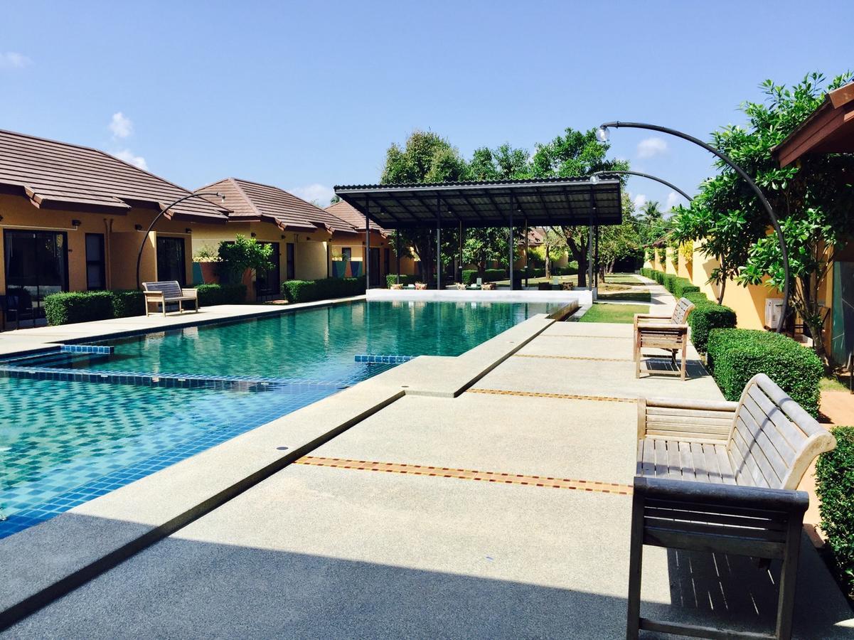 Green Adamas Resort Chumphon Exterior photo
