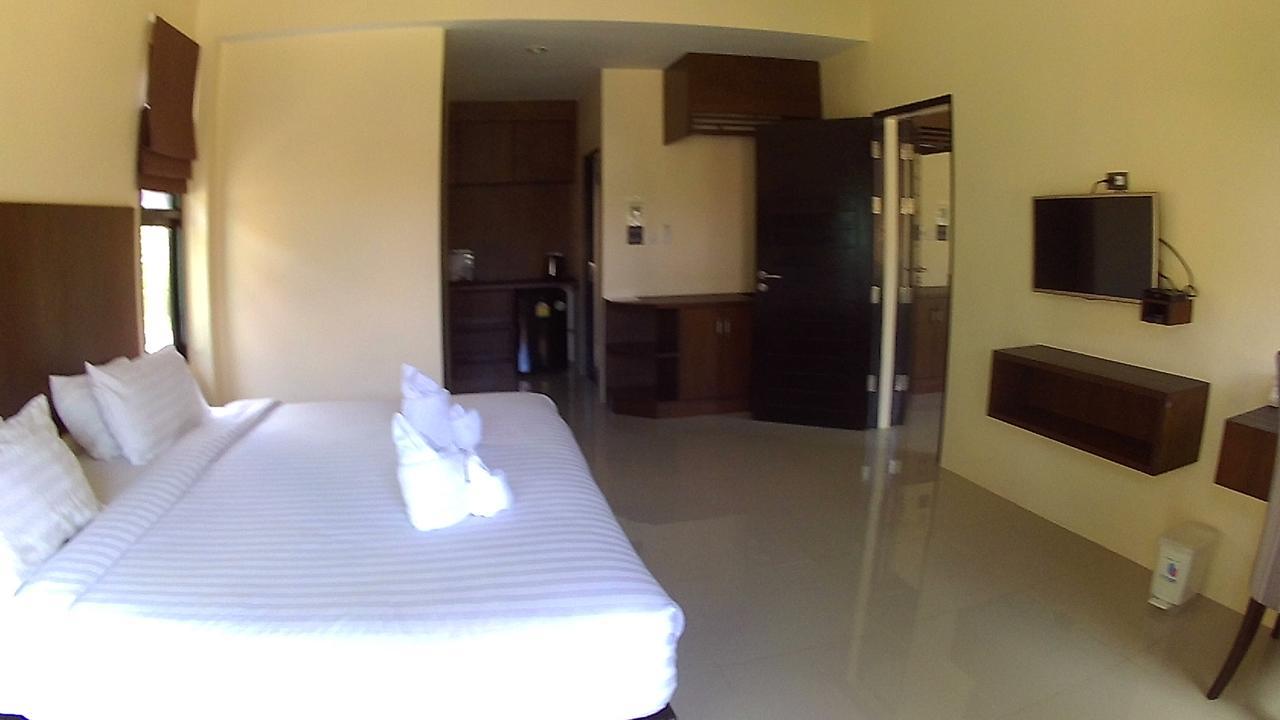 Green Adamas Resort Chumphon Exterior photo