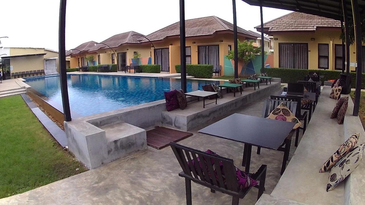 Green Adamas Resort Chumphon Exterior photo