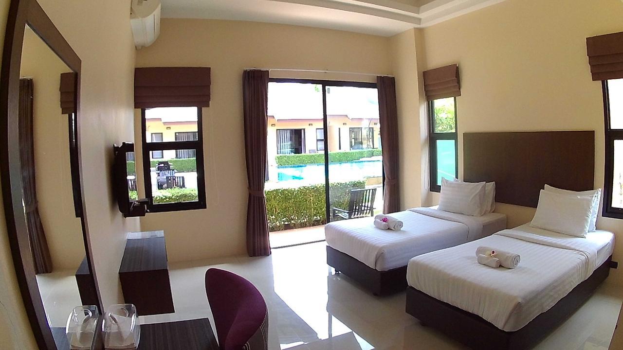 Green Adamas Resort Chumphon Exterior photo
