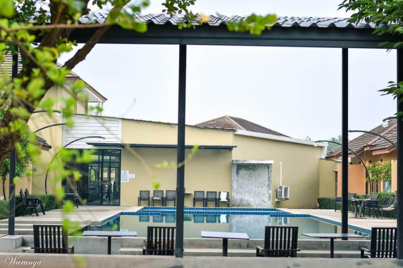 Green Adamas Resort Chumphon Exterior photo