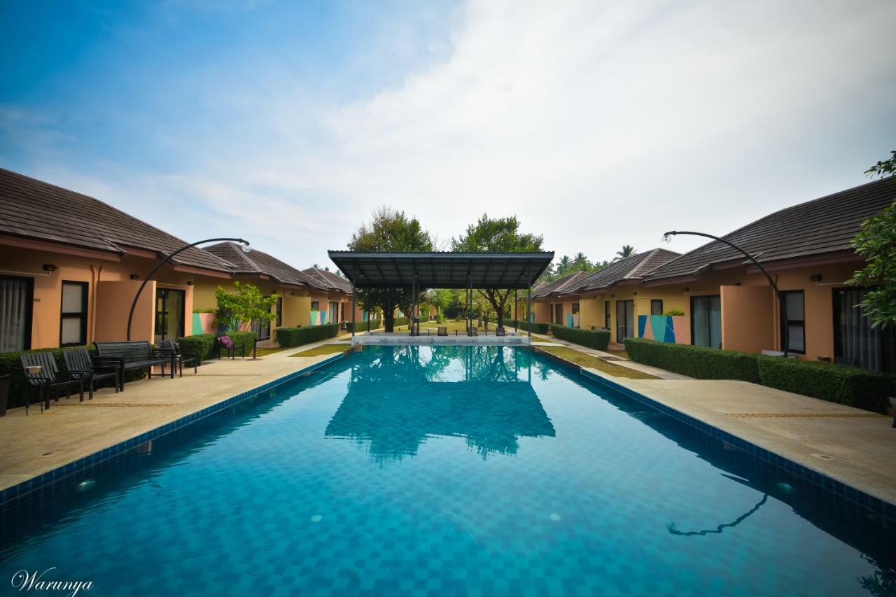 Green Adamas Resort Chumphon Exterior photo